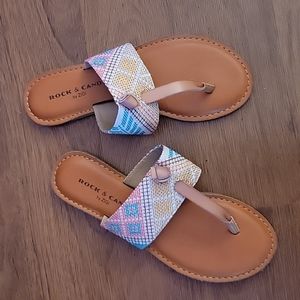 Rock & Candy Blaney cross stitched fabric thong sandal yellow aqua coral 6 EUC…